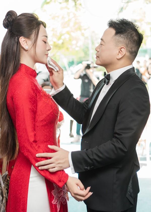 Động thái gây chú ý của Shark Bình sau khi rước cô dâu Phương Oanh về nhà-1