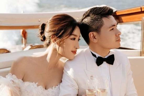 Hoa hậu Đỗ Mỹ Linh sinh con gái