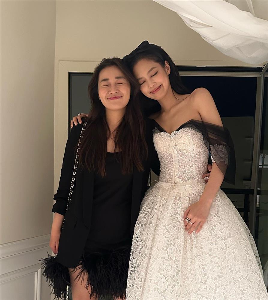 4 nữ quản lý của BlackPink đều xinh đẹp, có hồ sơ khủng-5