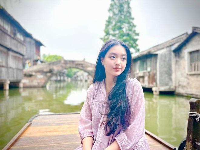 Con út 15 tuổi của siêu mẫu Thúy Hạnh được dân mạng ví von là tiểu Kim Tea Hee-5