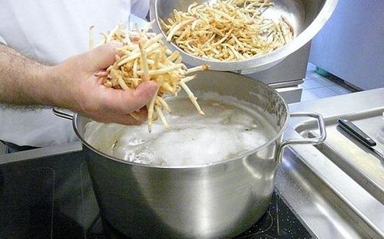 Chồi hoa từng bị vứt bỏ bỗng được giới nhà giàu săn lùng-4