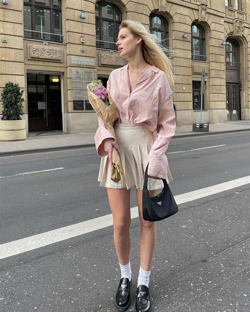 5 item màu hồng dễ phối đồ cho các nàng diện đi concert BLACKPINK-3