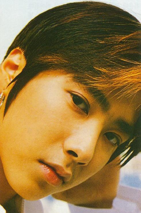 Nam thần đẹp trai nhất Kpop một thời giờ ra sao?-4