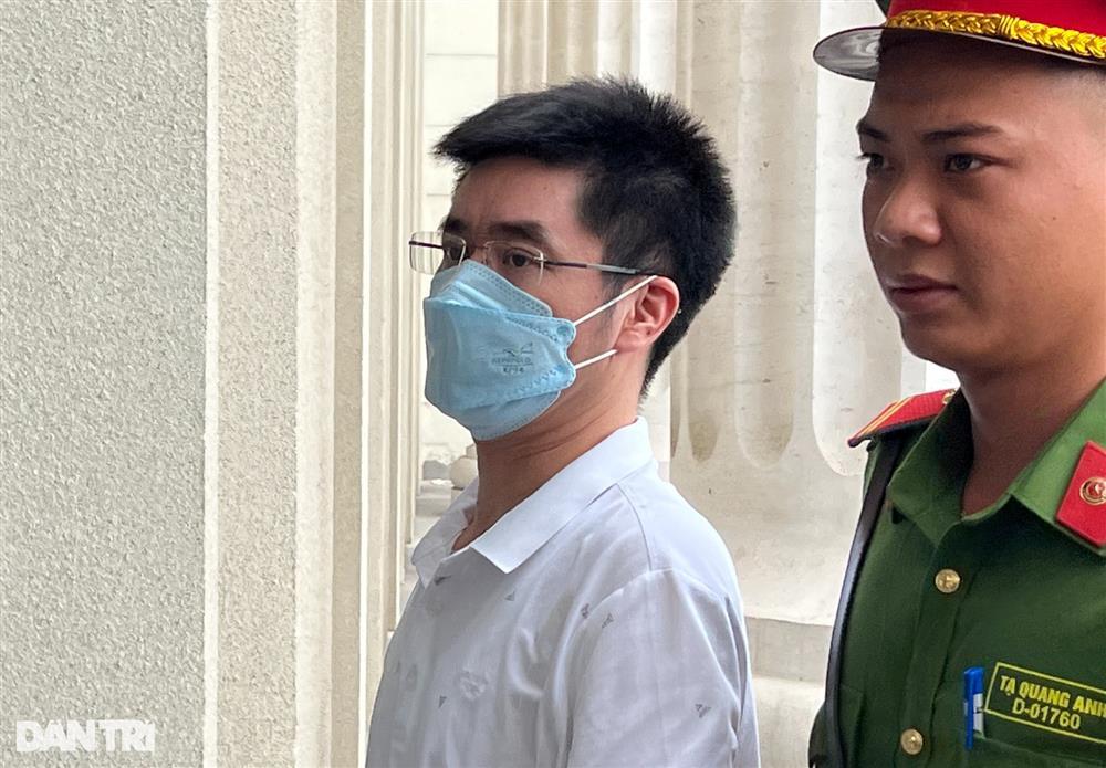 Các bị cáo vụ chuyến bay giải cứu được dẫn giải đến tòa nghe tuyên án-8