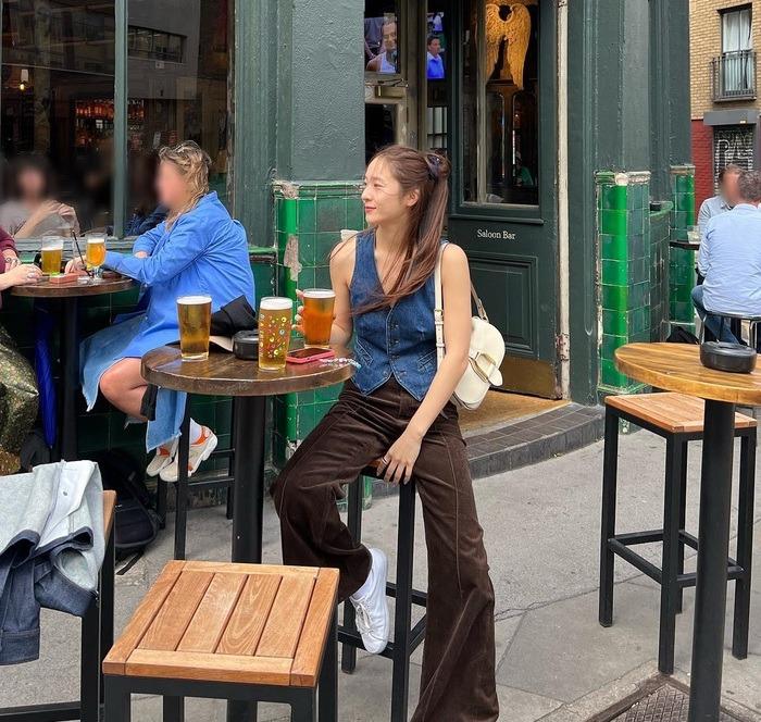 Phong cách đơn giản mà sang trọng của Krystal-1