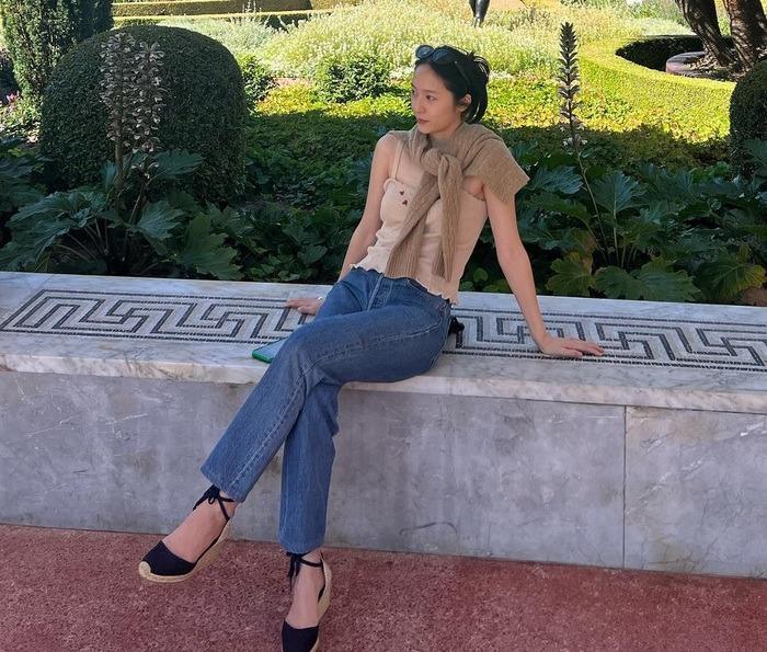 Phong cách đơn giản mà sang trọng của Krystal-4