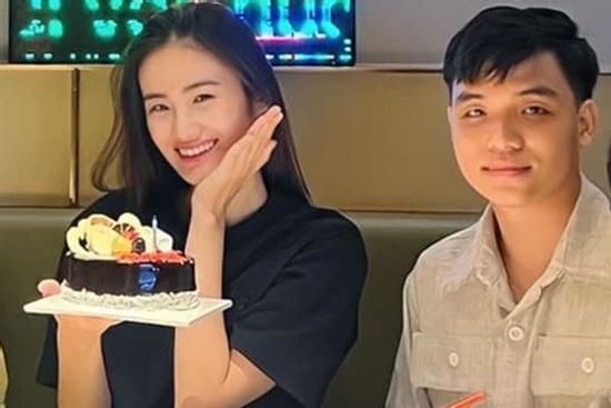 Bạn trai Hoa hậu Ý Nhi lên tiếng về ồn ào 'bạn trai phải thay đổi để theo kịp tôi'