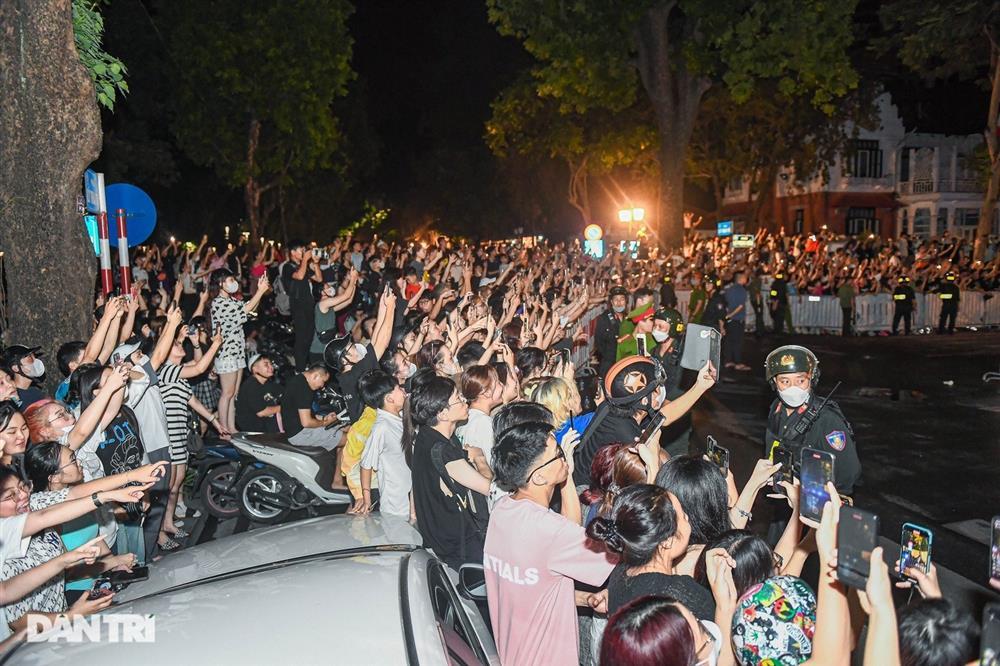 4 thành viên nhóm BlackPink đã về đến khách sạn ở Hà Nội-1