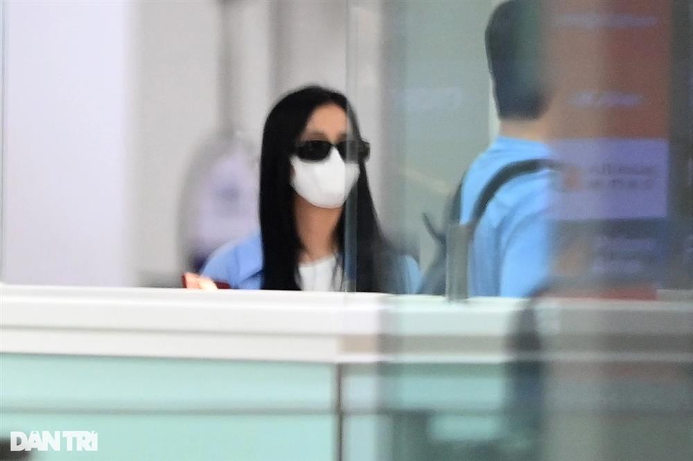 4 thành viên nhóm BlackPink đã về đến khách sạn ở Hà Nội-8