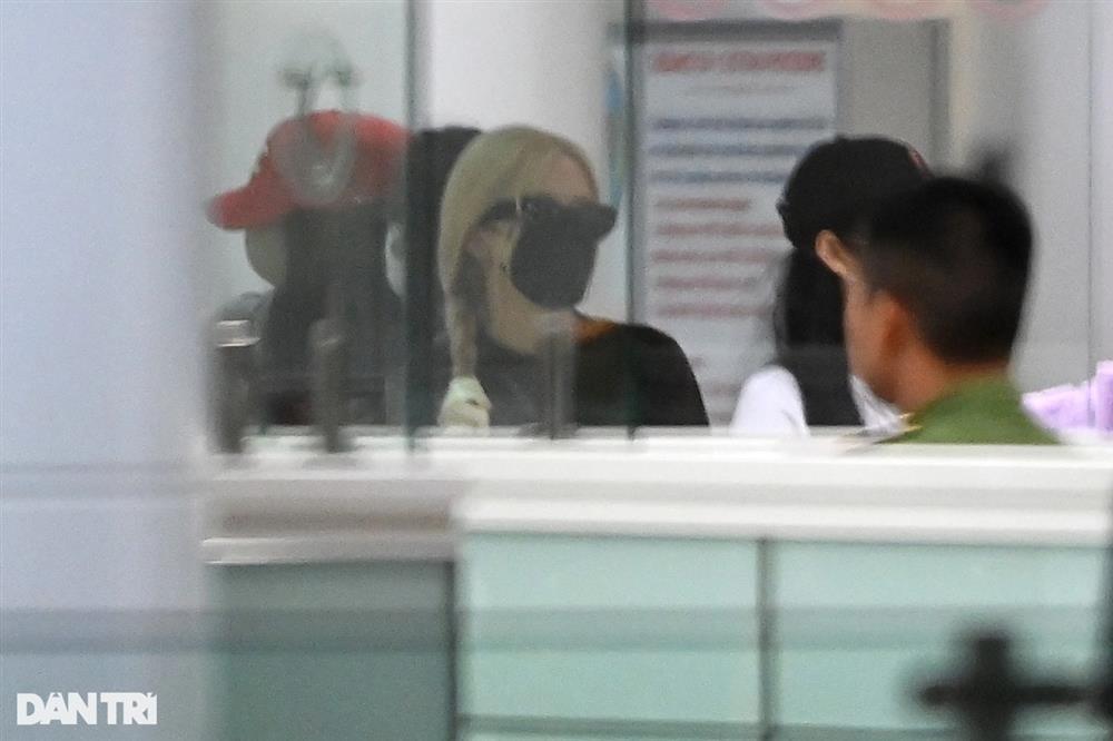 4 thành viên nhóm BlackPink đã về đến khách sạn ở Hà Nội-9