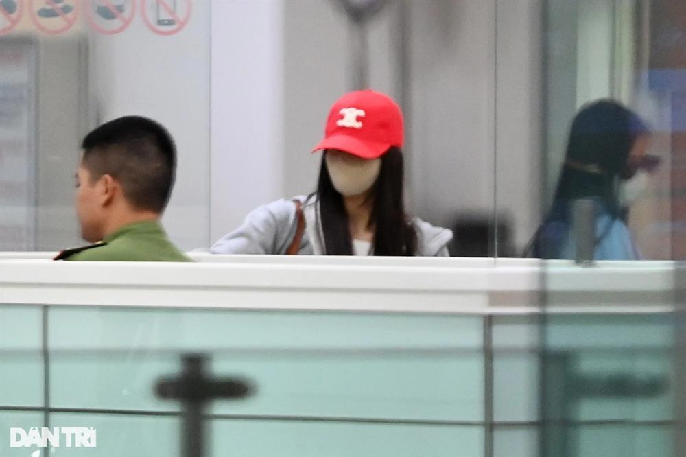 4 thành viên nhóm BlackPink đã về đến khách sạn ở Hà Nội-10