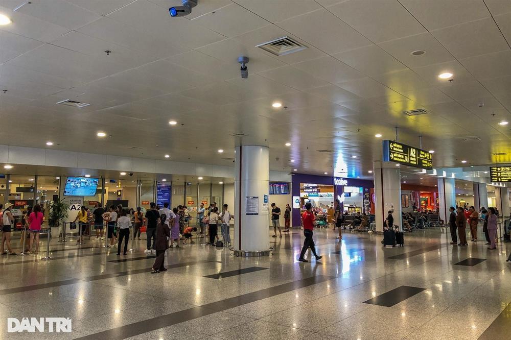 4 thành viên nhóm BlackPink đã về đến khách sạn ở Hà Nội-23