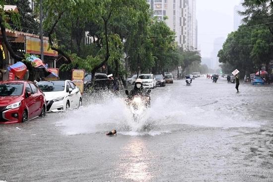 Miền Bắc mưa dông dài ngày