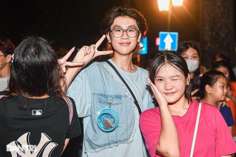 Cận cảnh Blackpink tại sân bay, fan tiếc nuối chưa được chạm mặt thần tượng-5