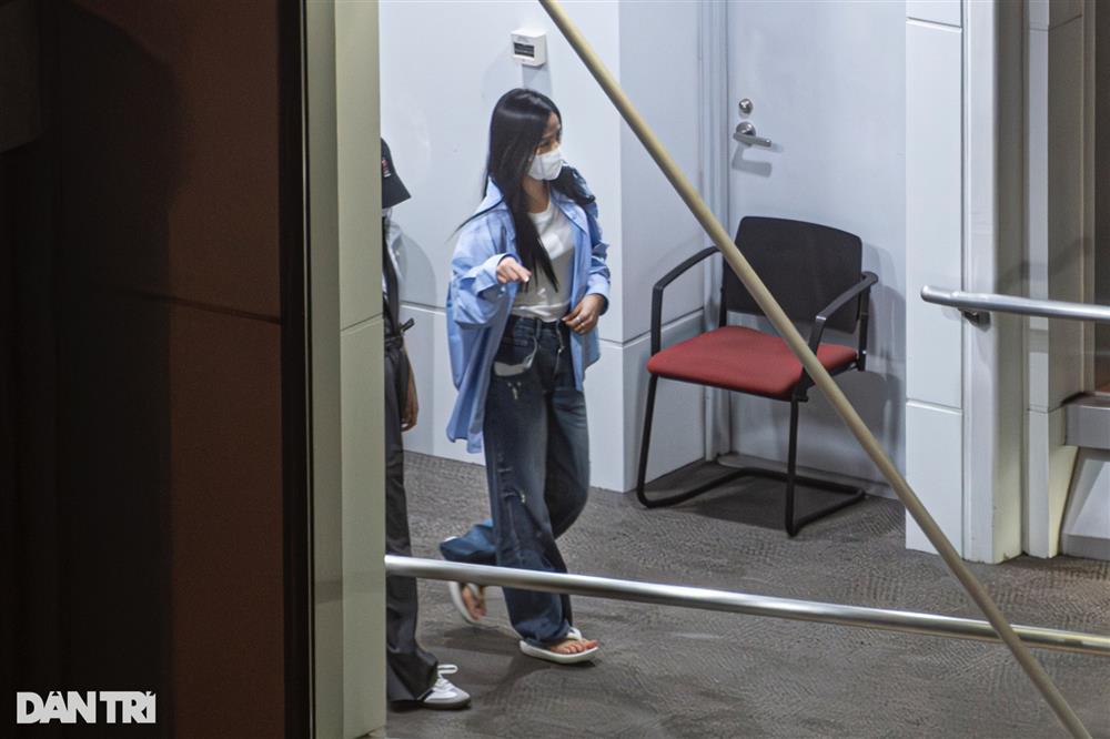 Cận cảnh Blackpink tại sân bay, fan tiếc nuối chưa được chạm mặt thần tượng-7