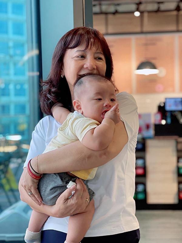 Một Á hậu Vbiz được mẹ chồng chiều hết lòng, khán giả tò mò về thân thế của người phụ nữ ấy-7