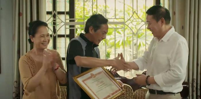 Ông xã của nữ diễn viên Gia đình mình vui bất thình lình bất ngờ xuất hiện trong phim-2