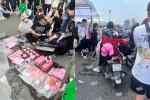 'Hội chợ' BLACKPINK ngay tại Mỹ Đình: Bày bán đủ dạng 'merchaindise' thu hút fan quốc tế