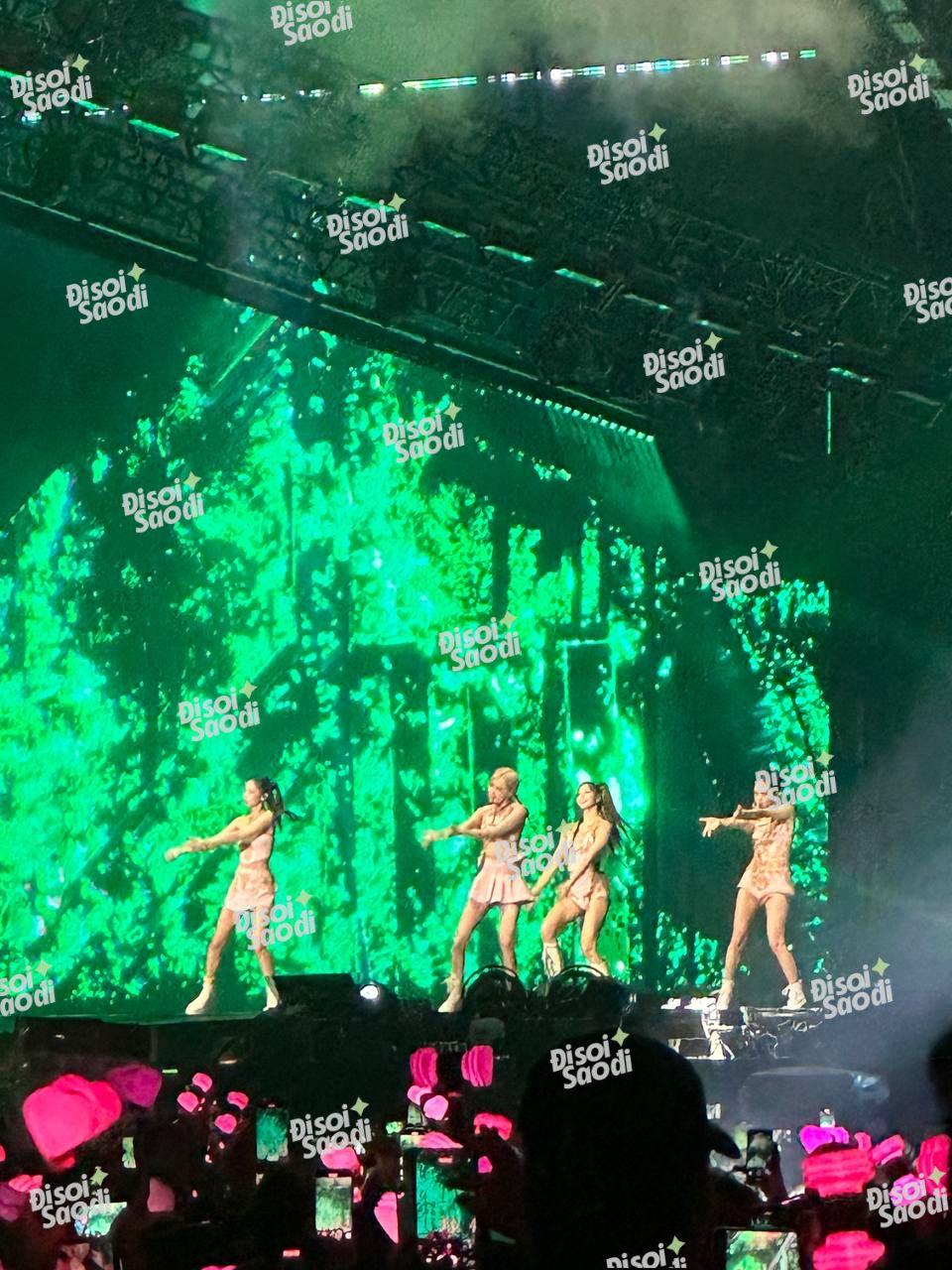 BLACKPINK chính thức xuất hiện, mở màn Born Pink Hà Nội cùng pháo hoa và biển hồng choáng ngợp!-5