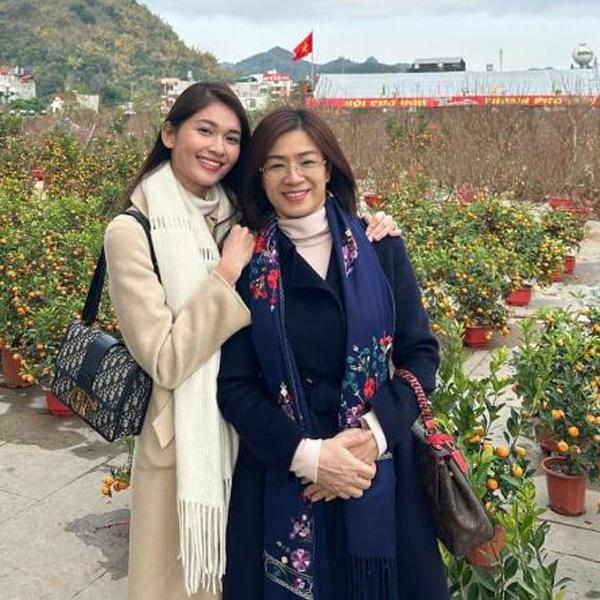 Ngoại hình trẻ đẹp và tâm hồn đồng điệu với con dâu của mẹ chồng Á hậu Thùy Dung-4