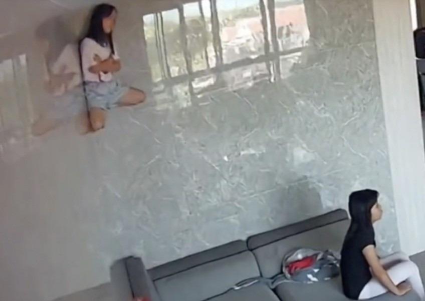 Bé gái người nhện gây xôn xao mạng xã hội-1