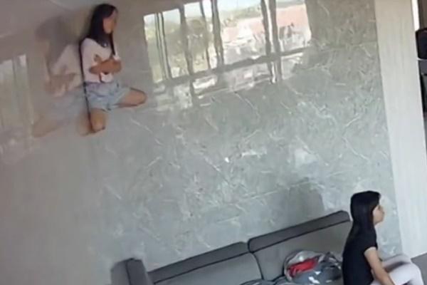 Bé trai 8 tuổi cho nhện Góa Phụ Đen cắn vì muốn thành Người Nhện, tình trạng ra sao?-4