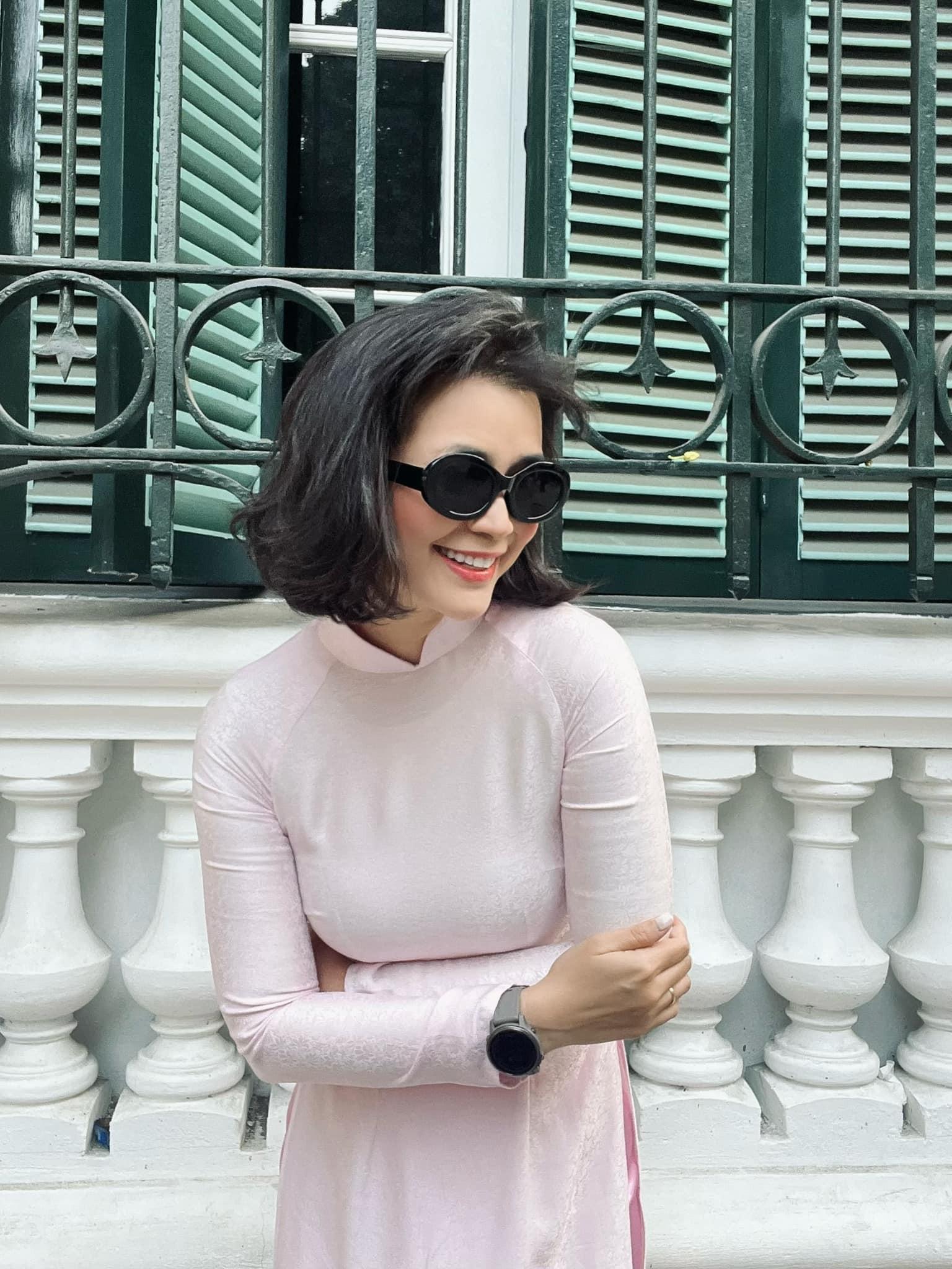 Nữ diễn viên bỏ showbiz làm phi công tiết lộ mức lương khủng-5