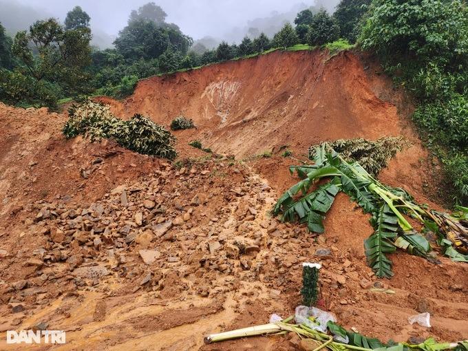 Một đoạn đèo Bảo Lộc tan hoang, đang tìm kiếm nạn nhân thứ 4-3