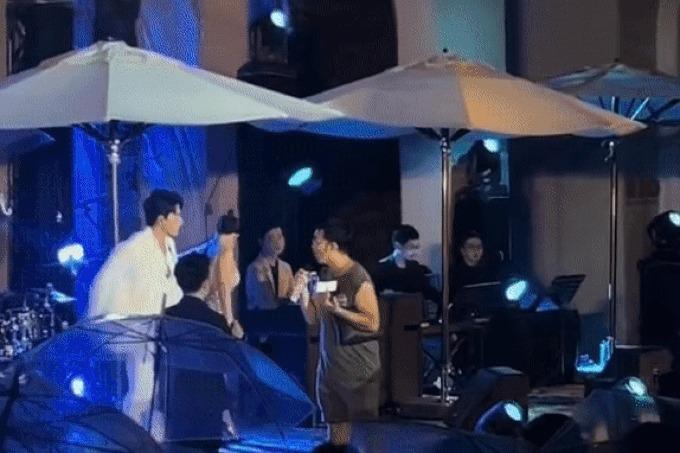 Uyên Linh lên tiếng về thái độ trong clip khán giả giật mic phàn nàn-1