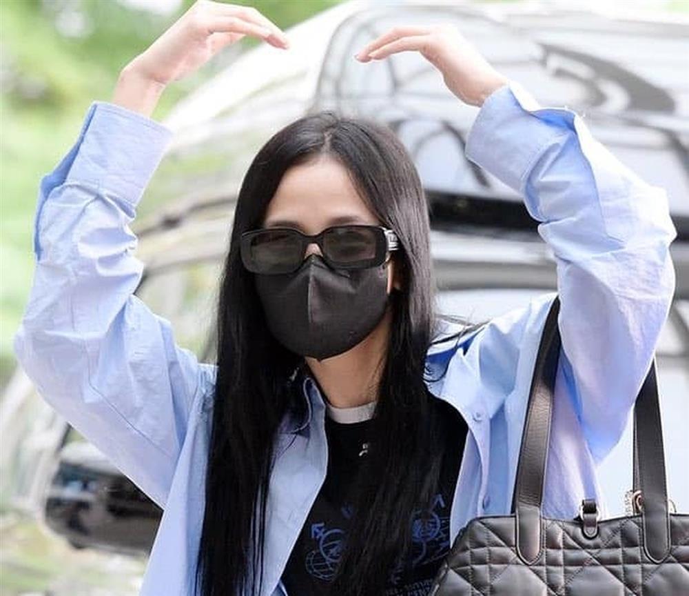 Nhóm BlackPink về tới Hàn Quốc, vội đăng ảnh độc tại Hà Nội-9