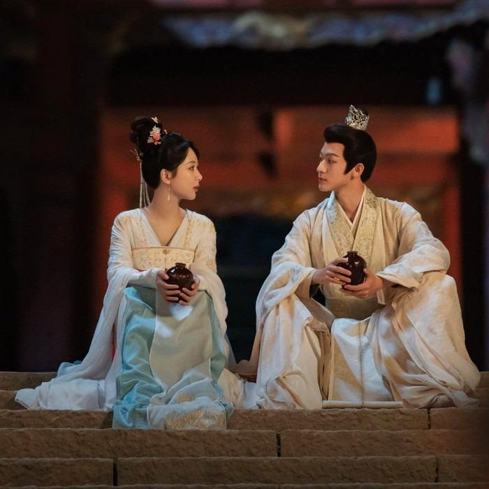 Lý do Địch Lệ Nhiệt Ba thất bại trước Dương Tử dù có 80 triệu fan-1