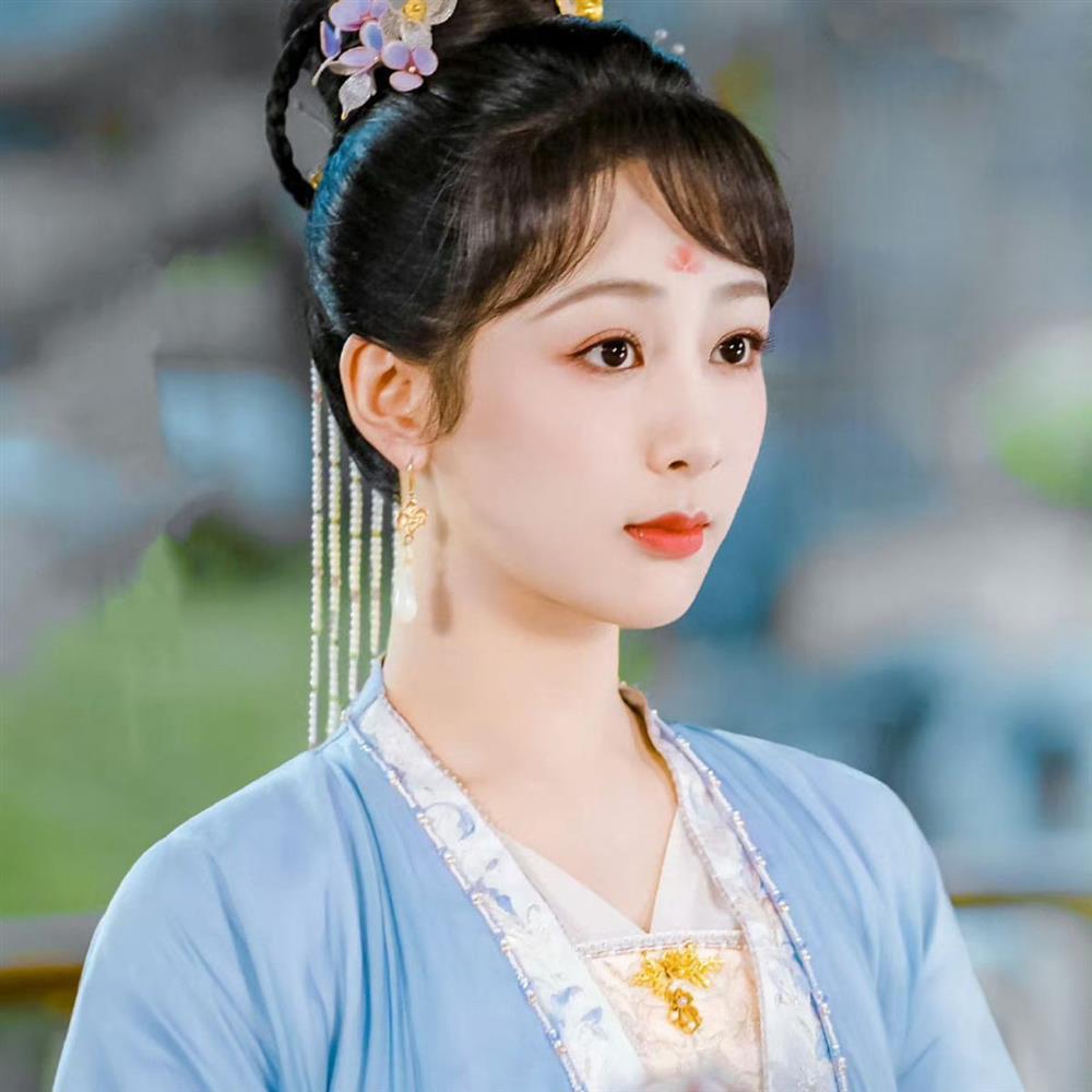 Lý do Địch Lệ Nhiệt Ba thất bại trước Dương Tử dù có 80 triệu fan-2