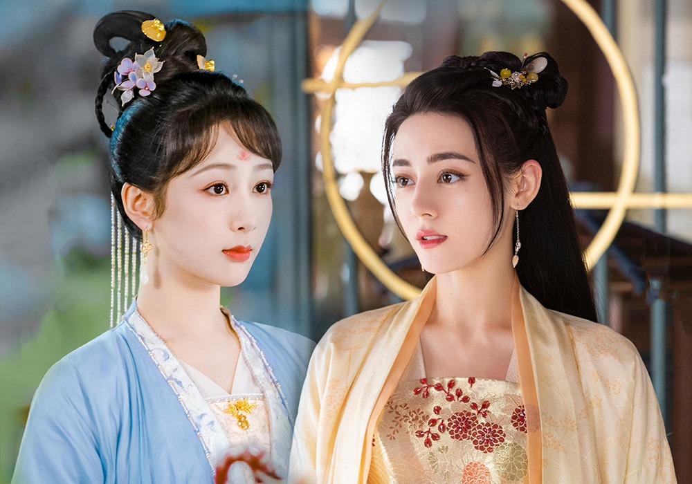 Lý do Địch Lệ Nhiệt Ba thất bại trước Dương Tử dù có 80 triệu fan-4