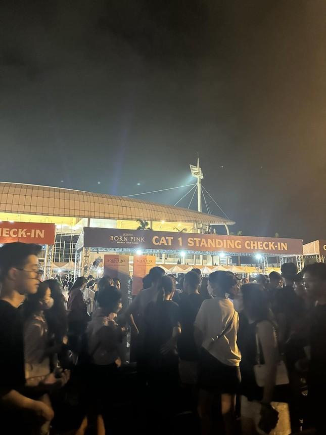 Nhiều khu vé trống trong ngày thứ 2 của concert BLACKPINK tại Hà Nội, thực hư ra sao?-3