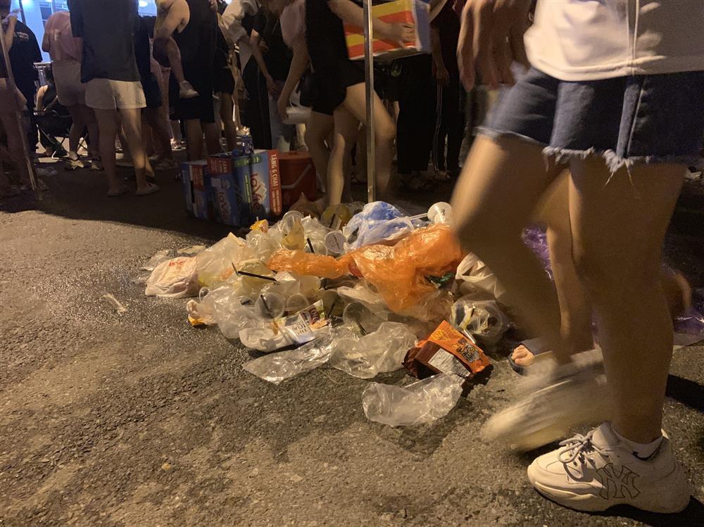 Sân vận động Mỹ Đình bội thực rác sau đêm diễn của BlackPink-10