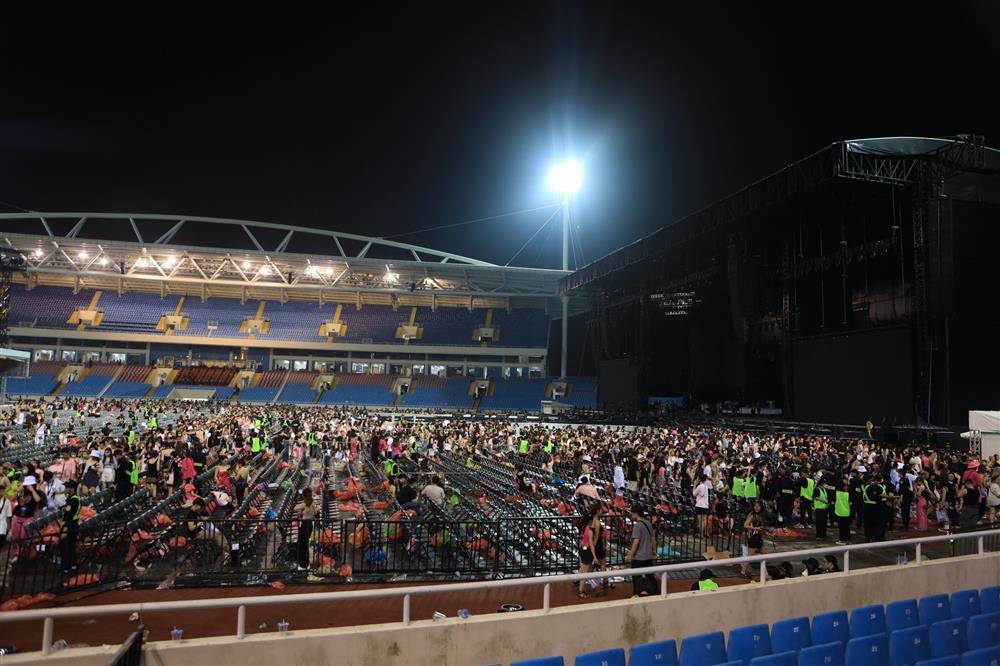 Sân vận động Mỹ Đình bội thực rác sau đêm diễn của BlackPink-3