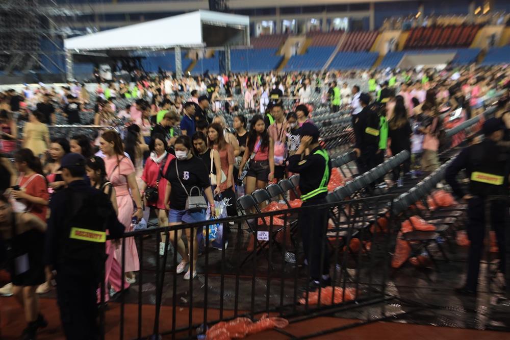 Sân vận động Mỹ Đình bội thực rác sau đêm diễn của BlackPink-4