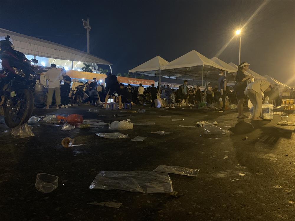 Sân vận động Mỹ Đình bội thực rác sau đêm diễn của BlackPink-13