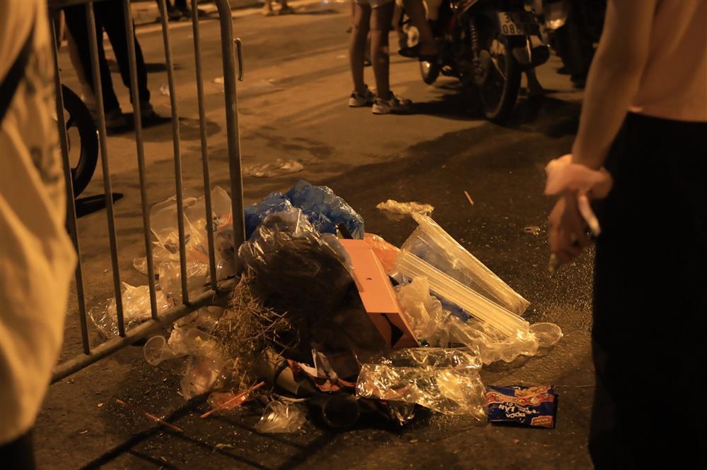 Sân vận động Mỹ Đình bội thực rác sau đêm diễn của BlackPink-14