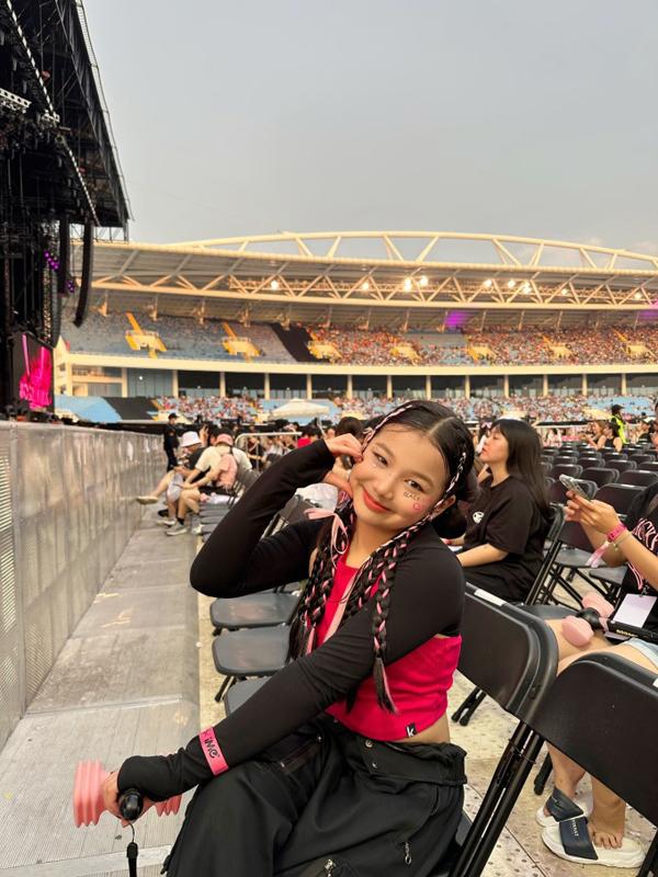 Sắc vóc xinh xắn con gái Jennifer Phạm, MC Diệp Chi gây chú ý khi đi xem Blackpink-3