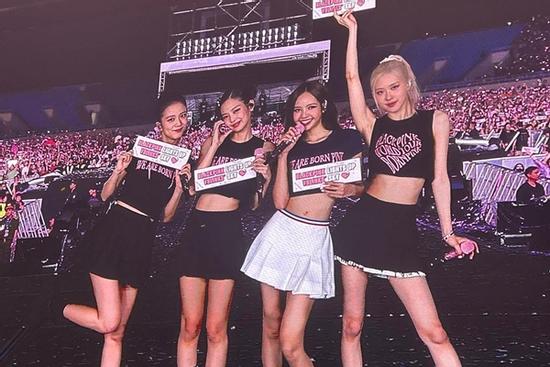 Báo Hàn choáng với độ cuồng BlackPink của khán giả Việt Nam