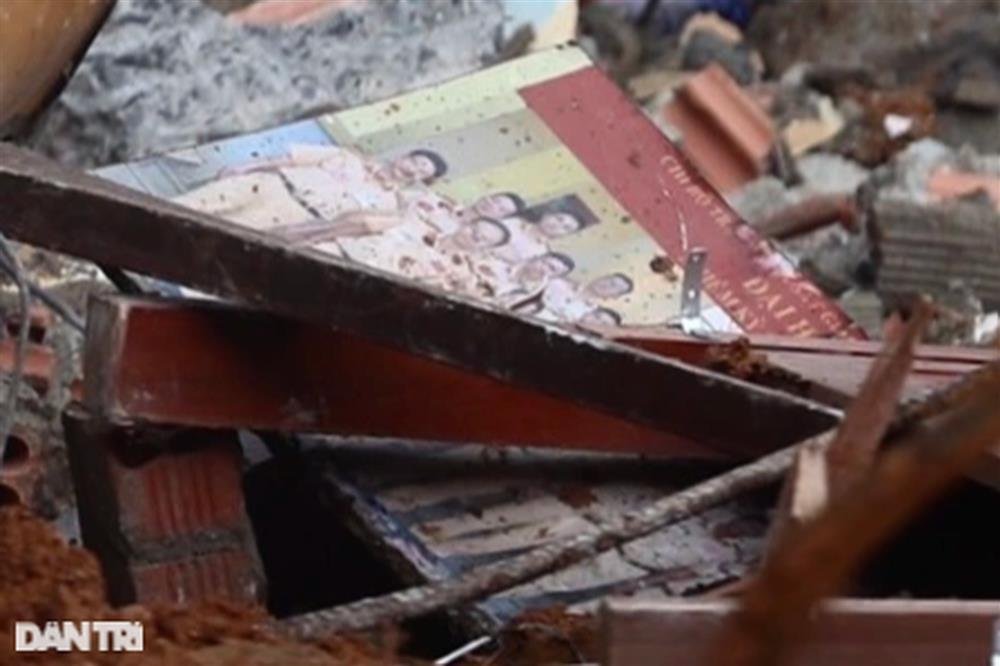 Nạn nhân thứ 4 trong vụ sạt lở đèo Bảo Lộc được đưa ra ngoài-9