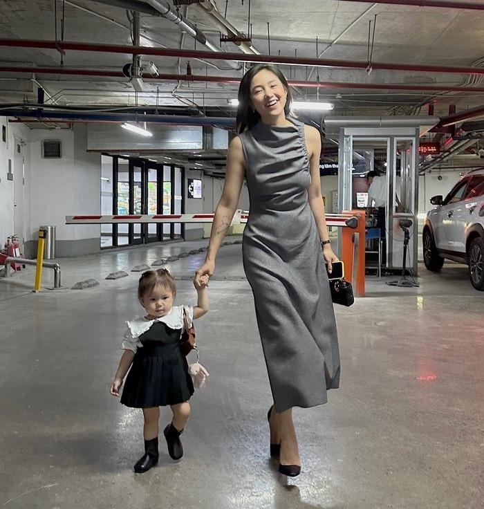 Hot mom Salim với phong cách thời trang mùa hè trẻ trung, đáng tham khảo-9