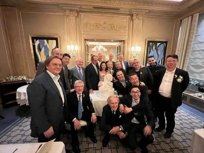 Dương Tử Quỳnh hạnh phúc khoe ảnh cưới chồng tỷ phú-7