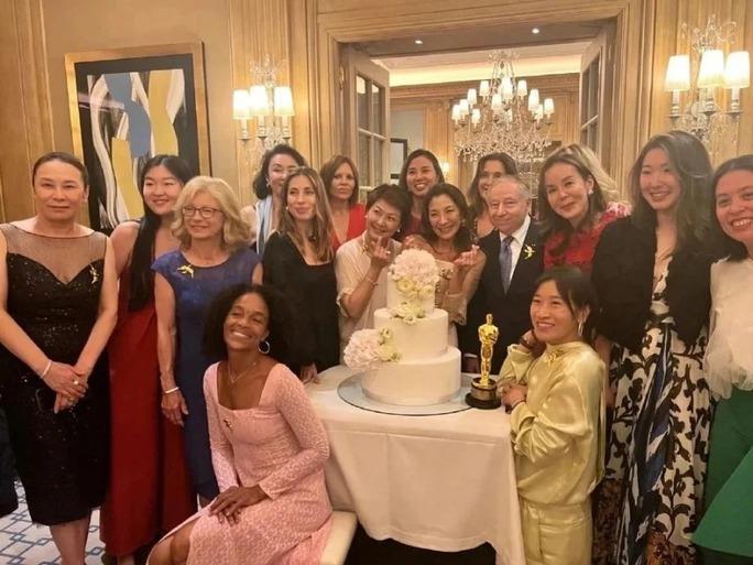 Dương Tử Quỳnh hạnh phúc khoe ảnh cưới chồng tỷ phú-8