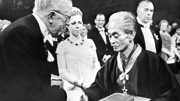Mối tình đầu bi thảm của nhà văn Nhật Bản đầu tiên đoạt giải Nobel-2