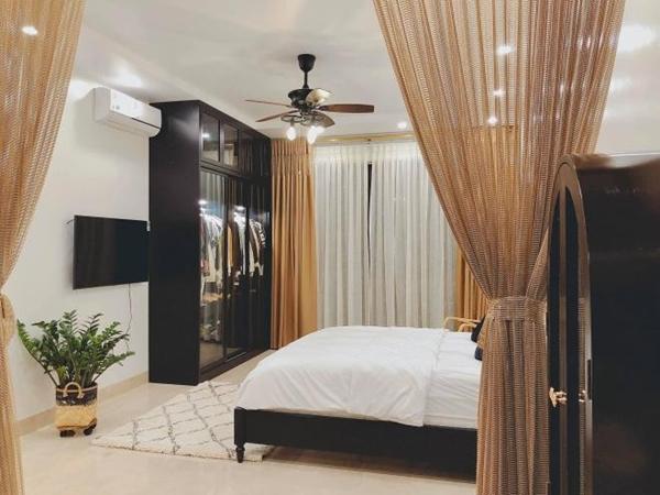 Tiền vệ xuất sắc nhất Đông Nam Á - Huy Hùng khoe căn chung cư tiện nghi và cách phản ứng khi bị nói được vợ chống lưng-7