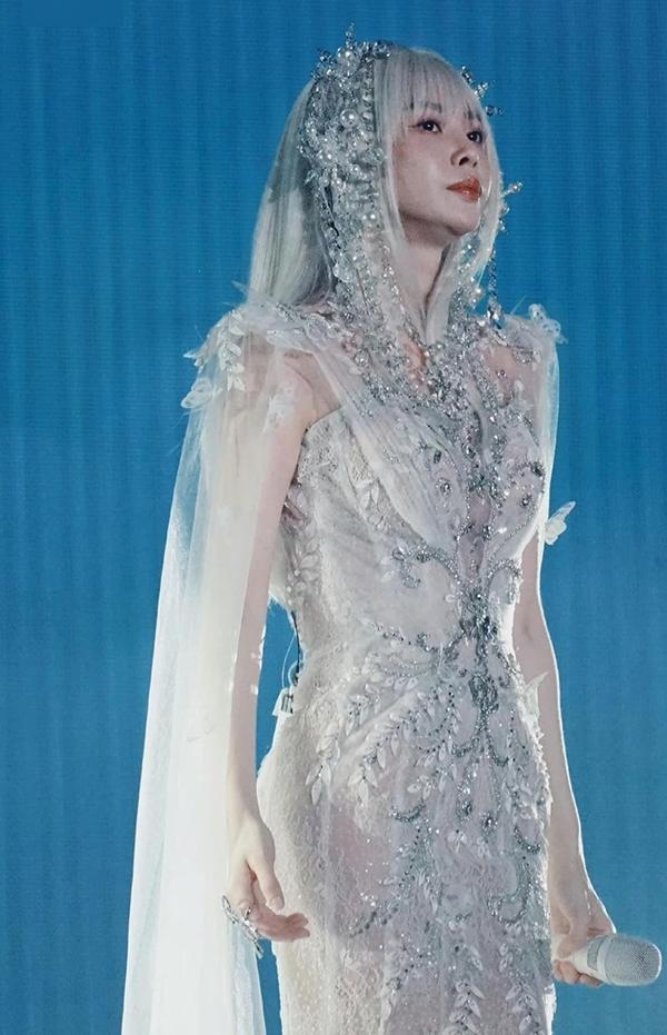 Bất ngờ với vẻ đẹp như tiên tử của Tỷ Tỷ Đạp Gió Rẽ Sóng Vu Văn Văn-12