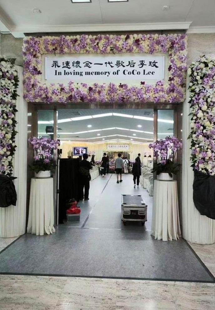 Gia đình và 1000 fan tiếc thương tiễn đưa Coco Lee-2