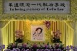 Gia đình và 1000 fan tiếc thương tiễn đưa Coco Lee
